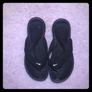 NIKE flip flops